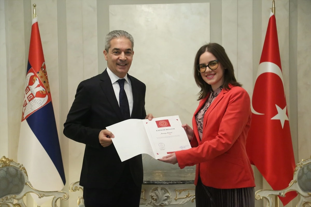 Belgrad Üniversitesi öğrencilerine Türkçe sertifikaları verildi