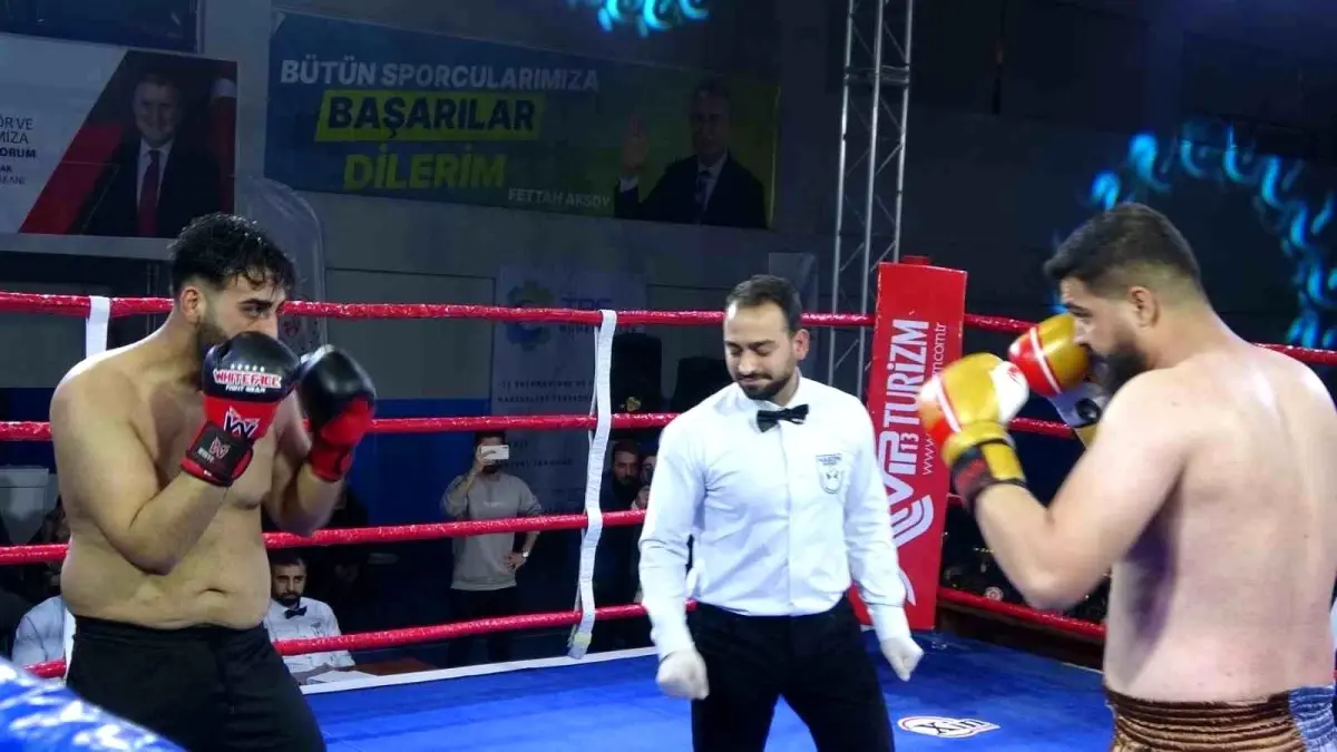 Türkiye-İran Muaythai Gecesi Tatvan\'da Düzenlendi