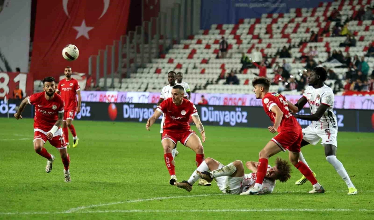 Antalyaspor, Gaziantep FK\'yı 1-0 mağlup etti