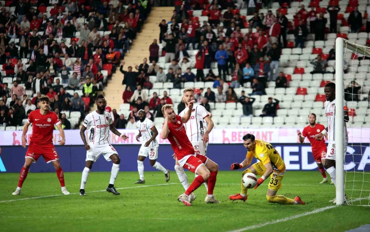 Antalyaspor, Gaziantep FK\'yı 1-0 mağlup etti