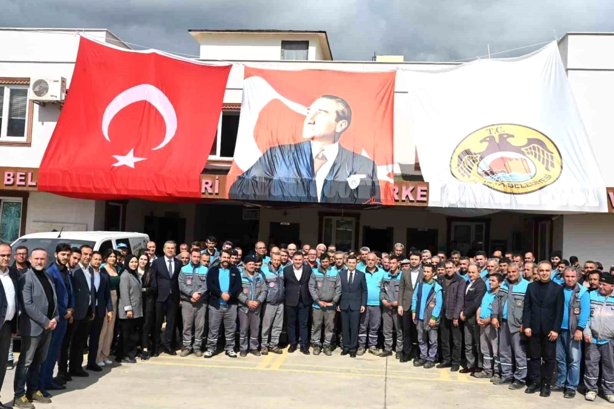 Cumhur İttifakı Antalya Büyükşehir Belediye Başkan Adayı Hakan Tütüncü, Alanya\'da Seçim Çalışmalarına Devam Ediyor