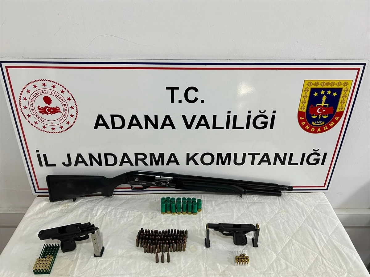 Adana\'da ruhsatsız silah operasyonu: 4 şüpheli gözaltına alındı