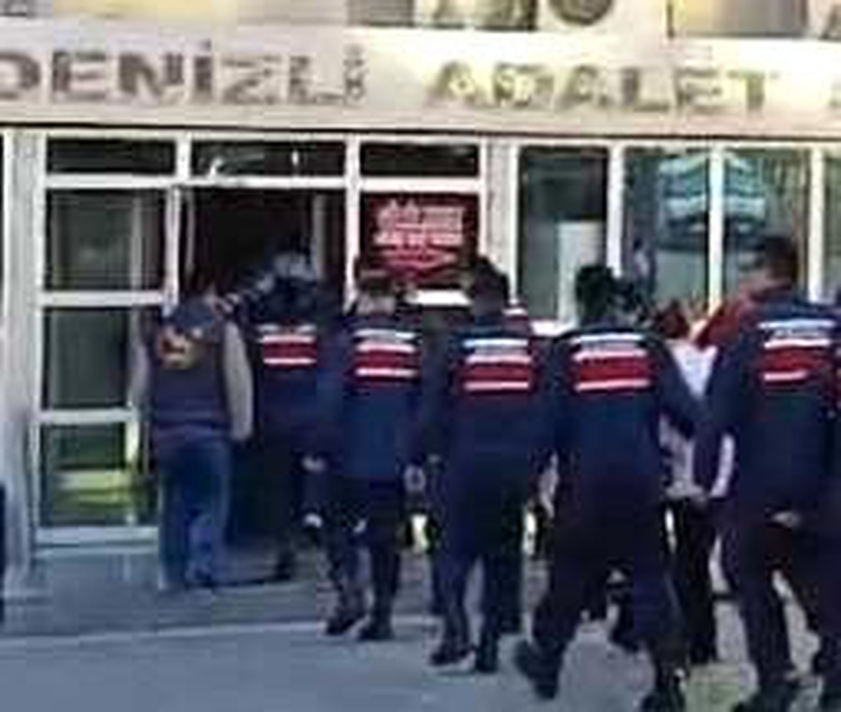 Denizli\'de aranan şüpheliler tutuklandı
