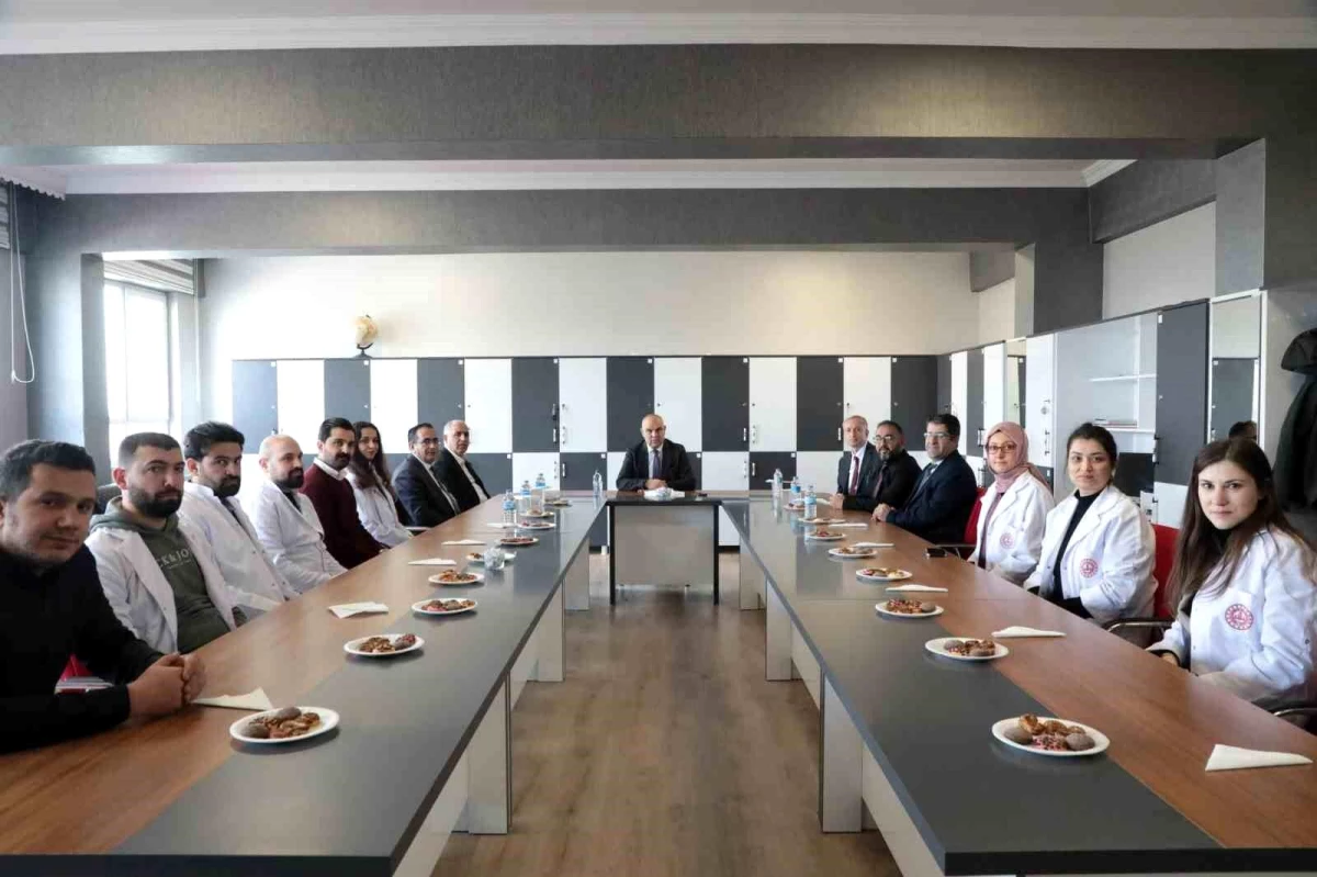 Ağrı Valisi Mustafa Koç, TOBB Mesleki ve Teknik Anadolu Lisesini ziyaret etti
