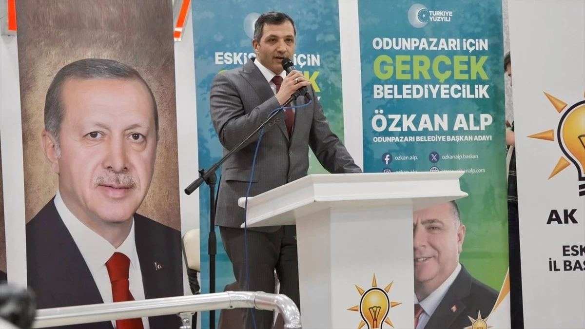 AK Parti Odunpazarı İlçe Başkanı, Belediye Başkanı\'nın Seçim Harcamalarını Eleştiriyor