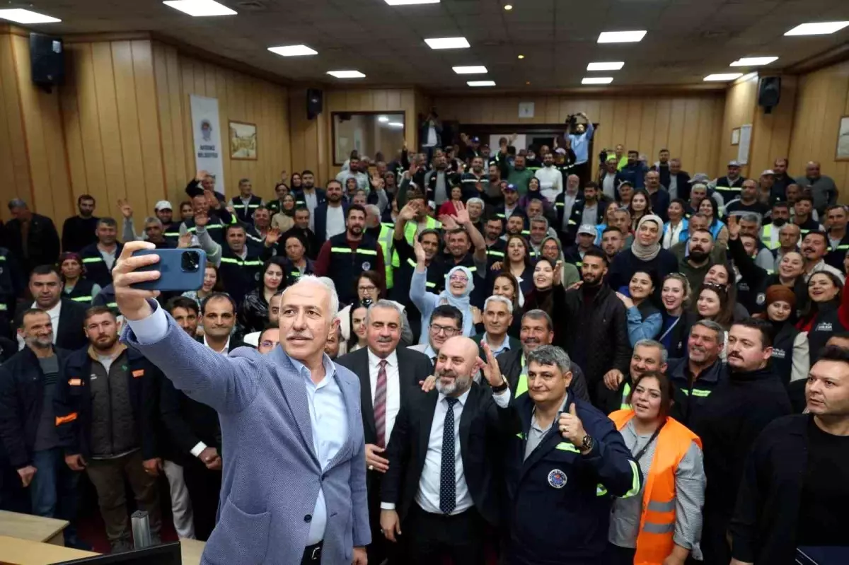 Mersin Akdeniz Belediyesi ile Hizmet-İş Sendikası arasında toplu iş sözleşmesi imzalandı