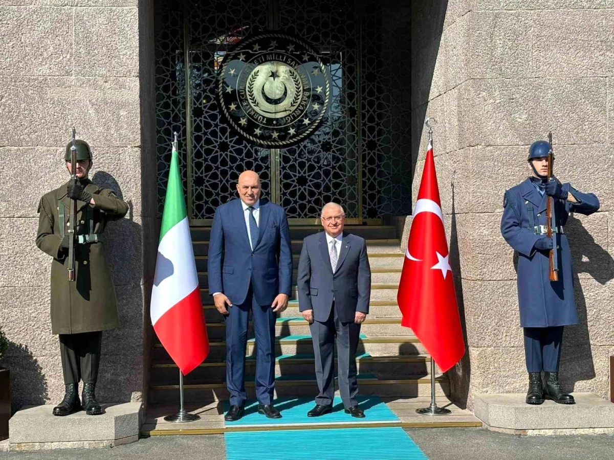 Milli Savunma Bakanı Yaşar Güler, İtalya Savunma Bakanı Guido Crosetto ile bir araya geldi