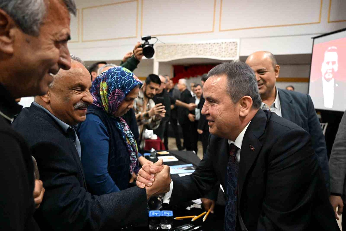 Antalya Büyükşehir Belediye Başkanı Muhittin Böcek, Esnaf Daire Başkanlığı kuracaklarını müjdeledi