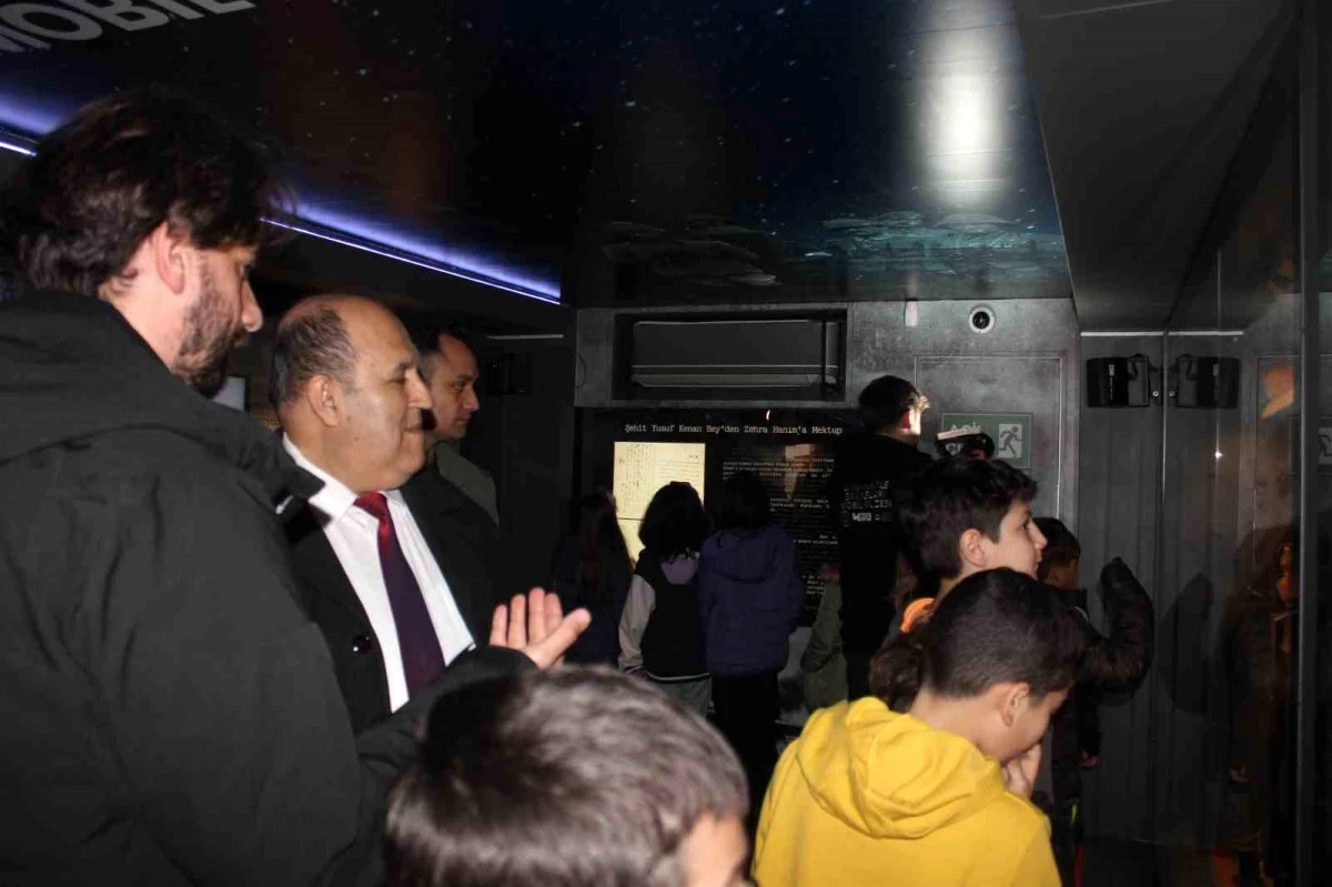 Çanakkale Savaşları Mobil Müze Tırı Osmaneli\'nde Ziyaretçilere Açıldı