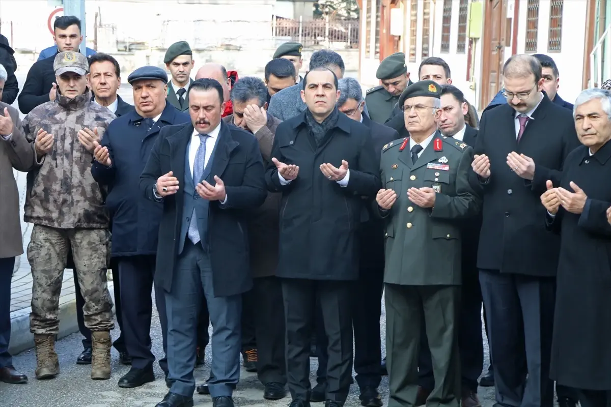 Çankırı\'da Vali Ayhan Çevik\'e yönelik bombalı saldırıda şehit olanlar için anma töreni düzenlendi