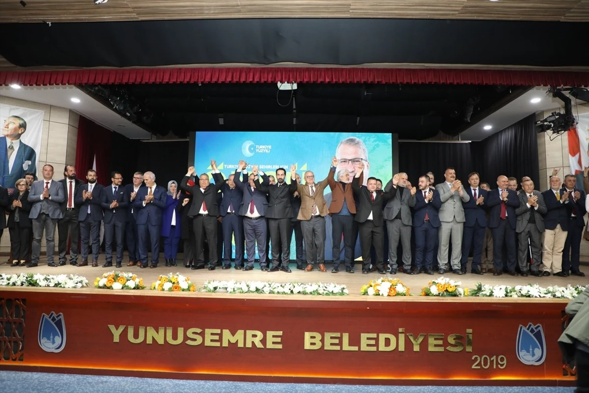 Yunusemre Belediye Başkanı Mehmet Çerçi, yeniden seçilmesi halinde hayata geçireceği projeleri tanıttı