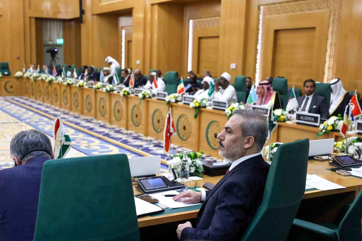 Dışişleri Bakanı Hakan Fidan, İslam İşbirliği Teşkilatı ve Arap Ligi Olağanüstü Ortak Zirvesi\'ne katıldı