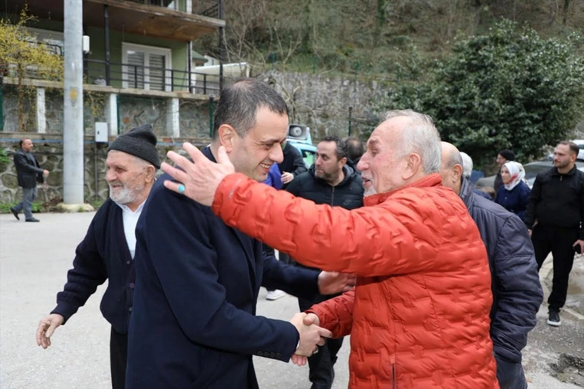 AK Parti Karamürsel Belediye Başkan Adayı Mesut Çetinkaya, Suludere Mahallesi\'ni ziyaret etti