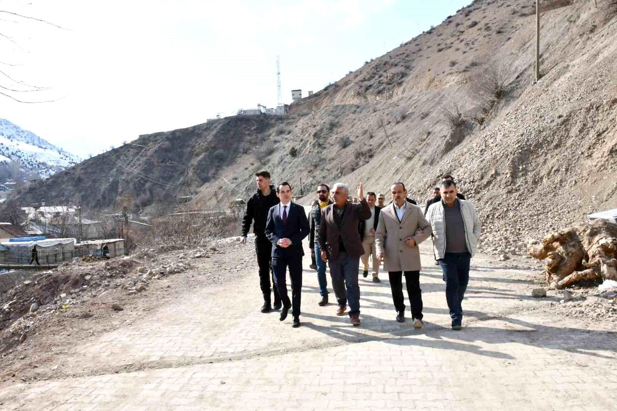 Van\'ın Çatak Kaymakamı Sercan Sakarya, kapılarının her zaman halka açık olduğunu belirtti