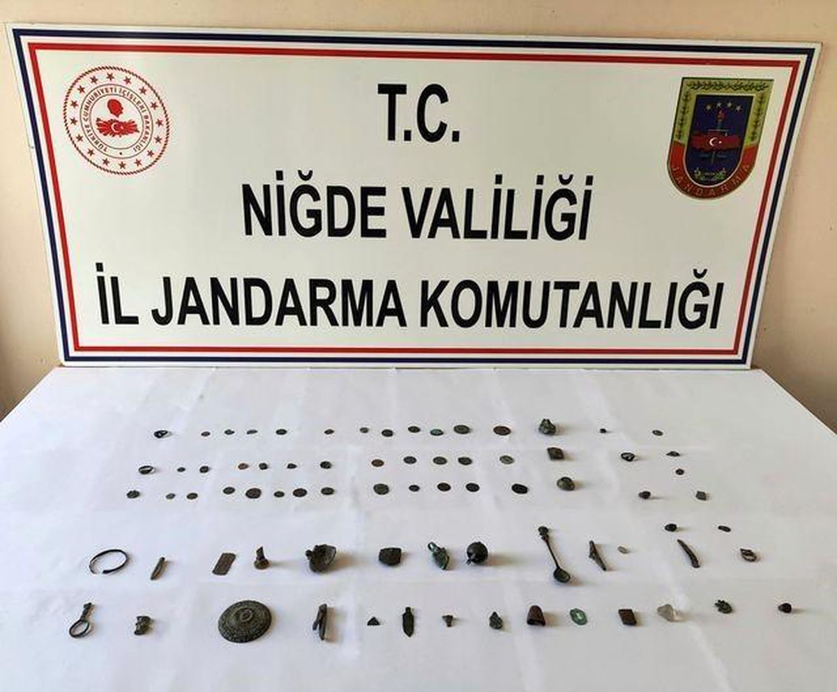 Niğde\'de yapılan operasyonda 75 tarihi eser ele geçirildi