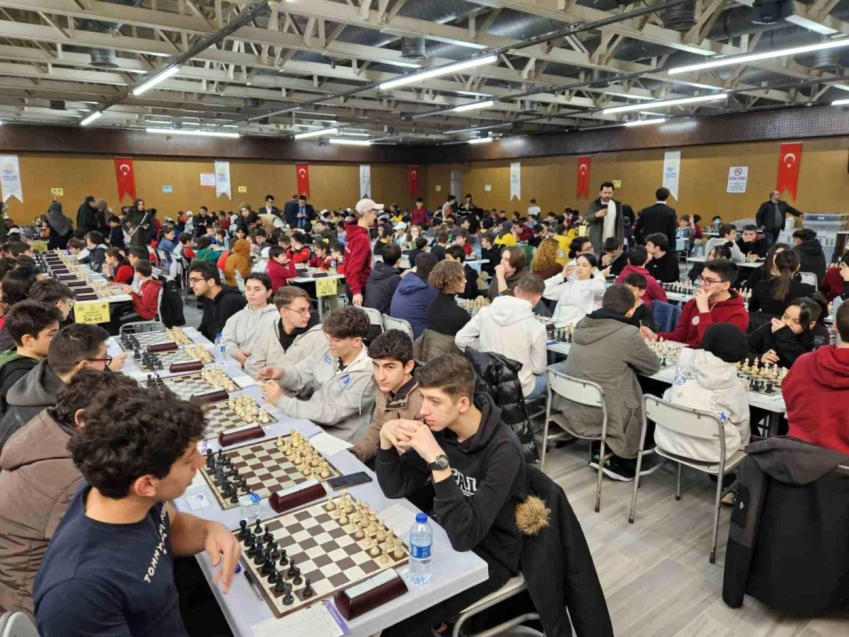 Gölcük\'te Okullar Arası Satranç Turnuvası Başladı