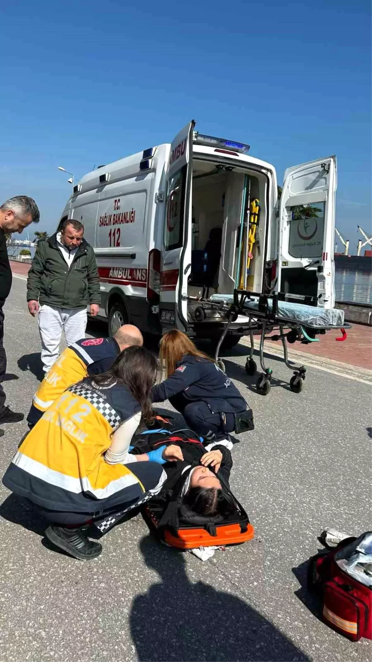 Samsun\'da scooter ile sahilde gezerken düşen genç kız hastanelik oldu