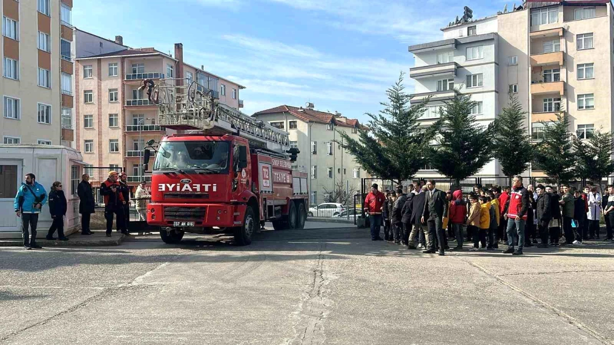Sinop\'ta Deprem Anı ve Tahliye Tatbikatı