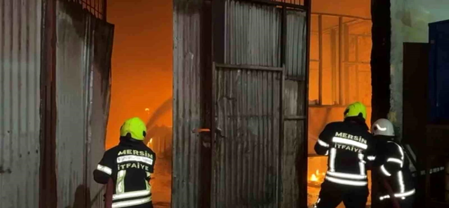 Tarsus\'ta galvaniz kaplama tesisinde yangın çıktı