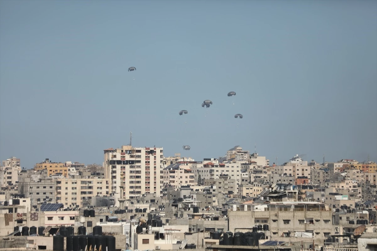 Ürdün Ordusu, Gazze\'ye Havadan İnsani Yardım İndirdi