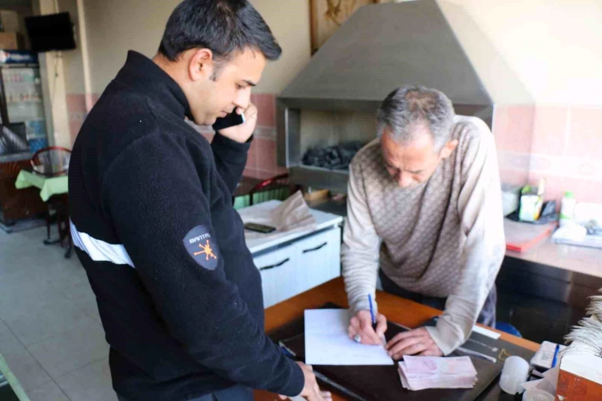 Yozgat\'ta Esnaf, Bulduğu Parayı Bankaya Teslim Etti