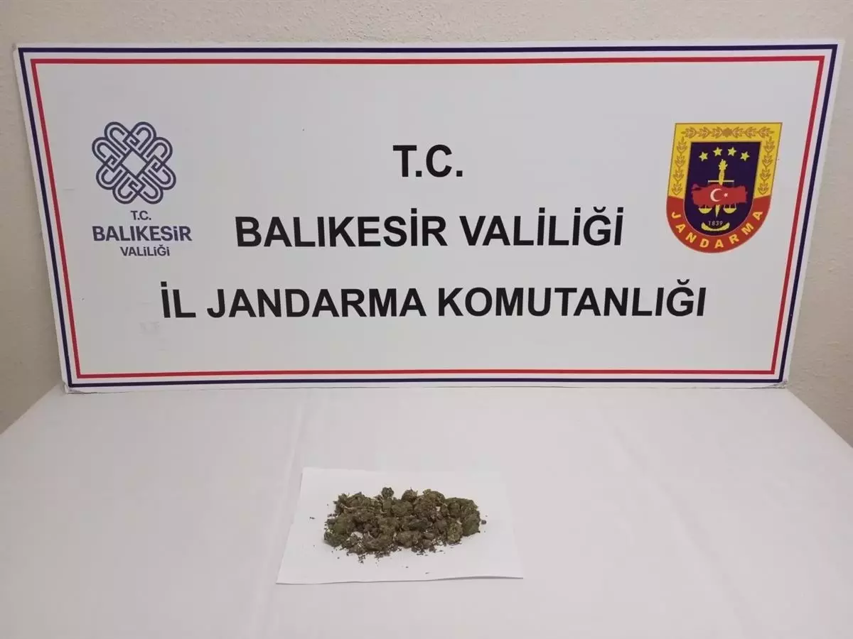 Balıkesir\'de Uyuşturucu Operasyonunda 9 Zanlı Gözaltına Alındı