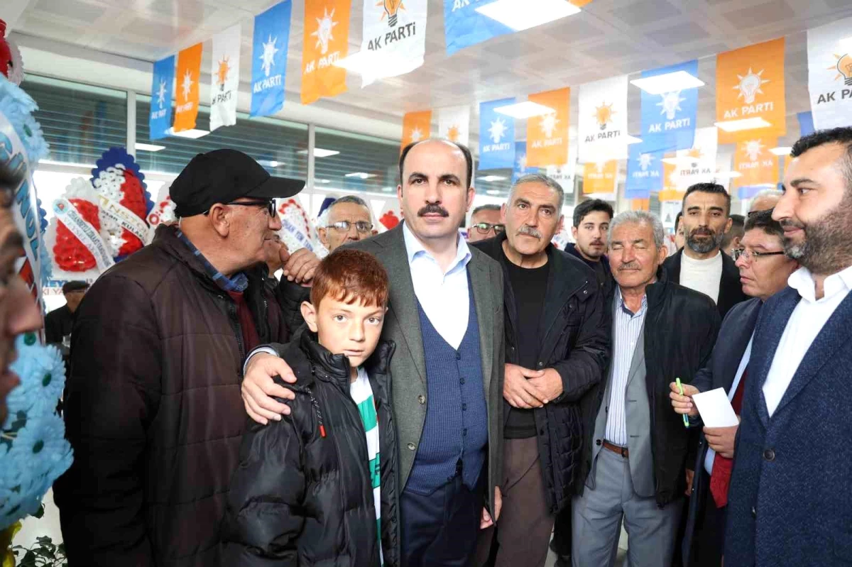 Konya Büyükşehir Belediye Başkanı Uğur İbrahim Altay, Cihanbeyli ve Kulu\'da esnafla ve vatandaşlarla bir araya geldi