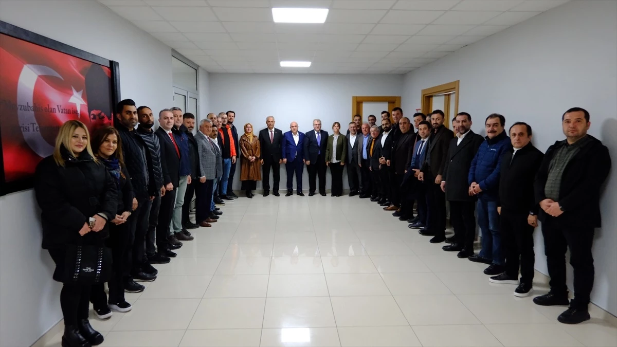 AK Parti Bilecik Belediye Başkan adayı Mustafa Yaman, Bilecik TSO\'yu ziyaret etti