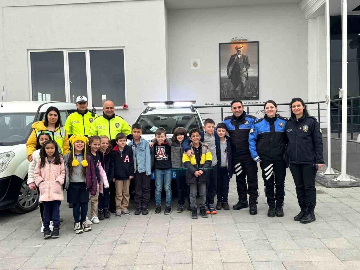 Bilecik\'te Minik Öğrencilere Polislik Mesleği Tanıtıldı