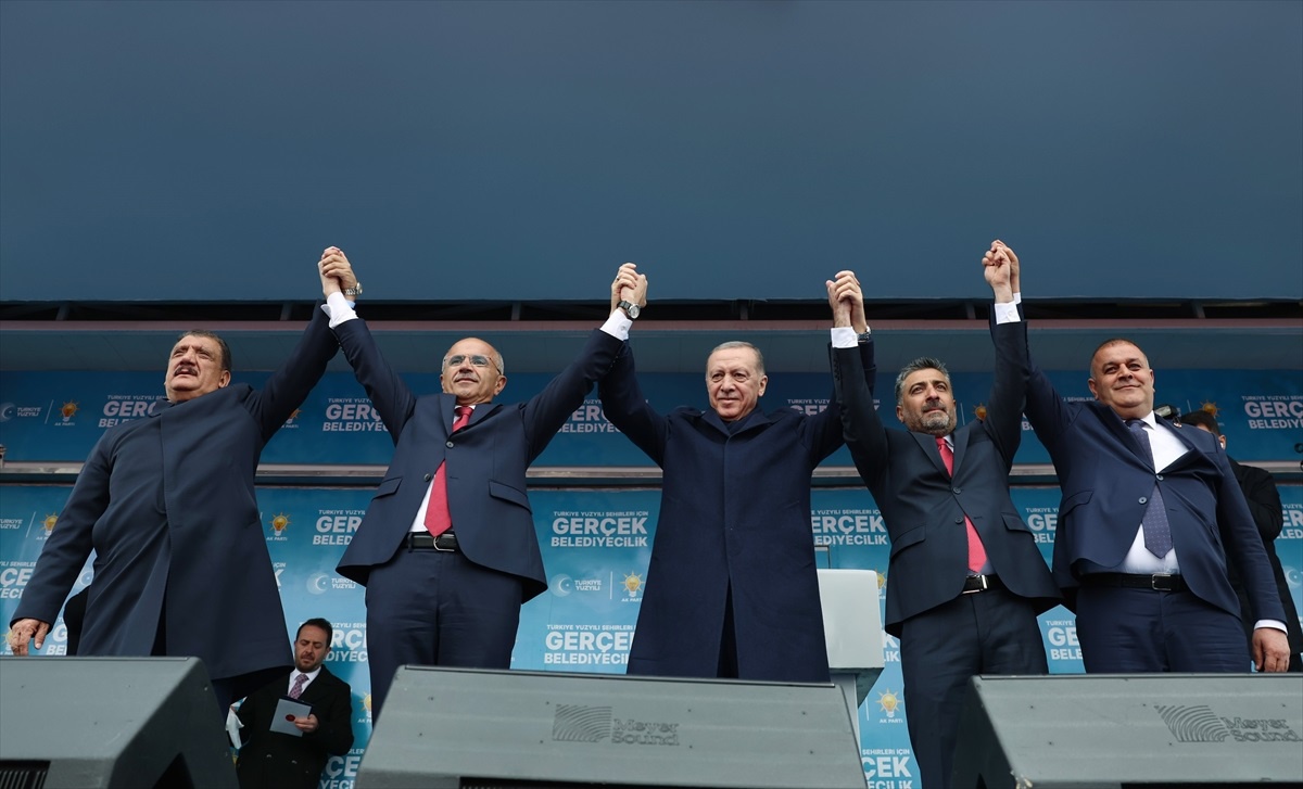 Cumhurbaşkanı Erdoğan: Milletimizin sandıkta ne siyasi şantajcılara ne zübük siyasetçilere itibar etmeyeceğine inanıyorum
