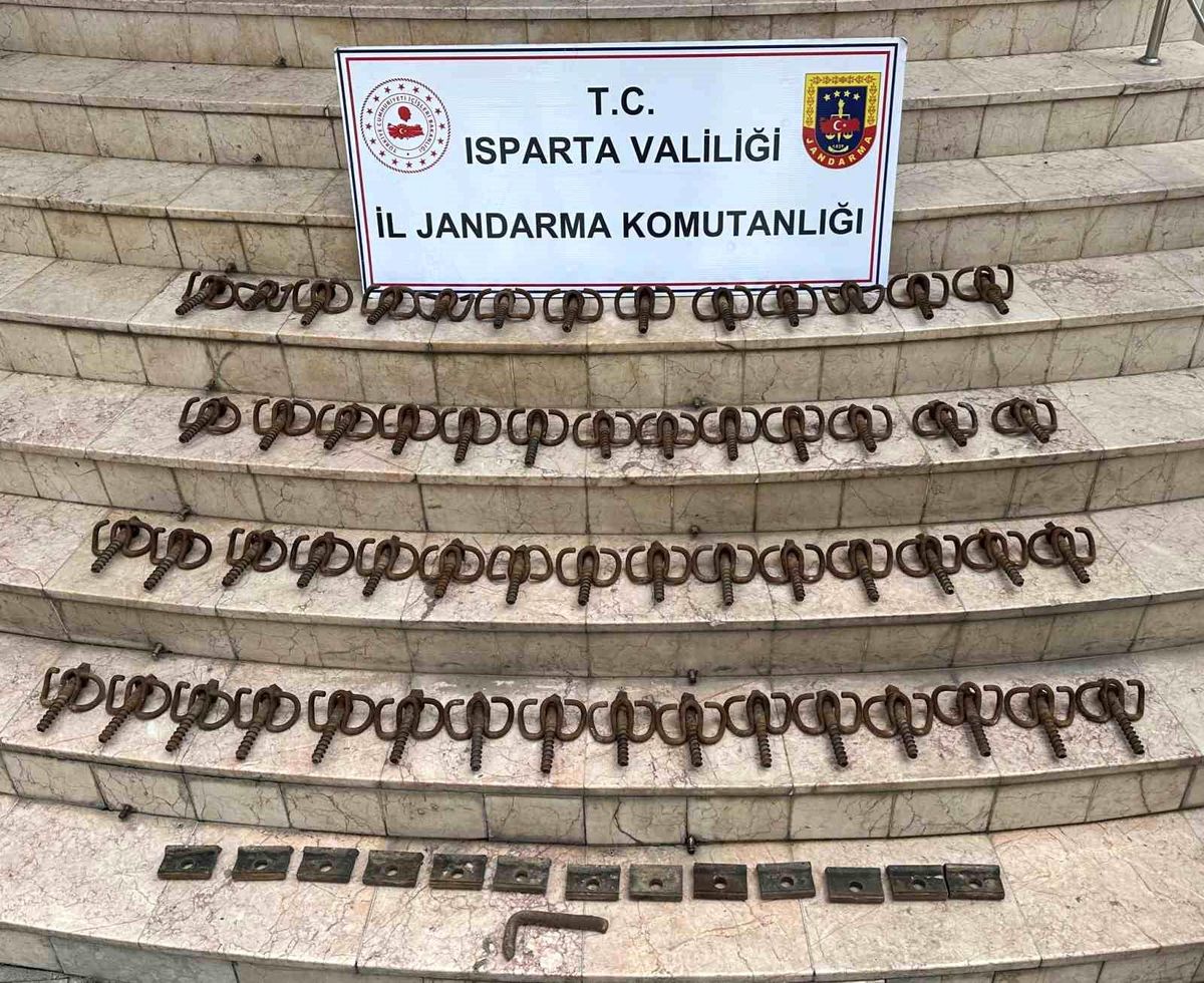 Isparta\'da Demir Yolu Malzemeleri Çalan Şahıslar Yakalandı
