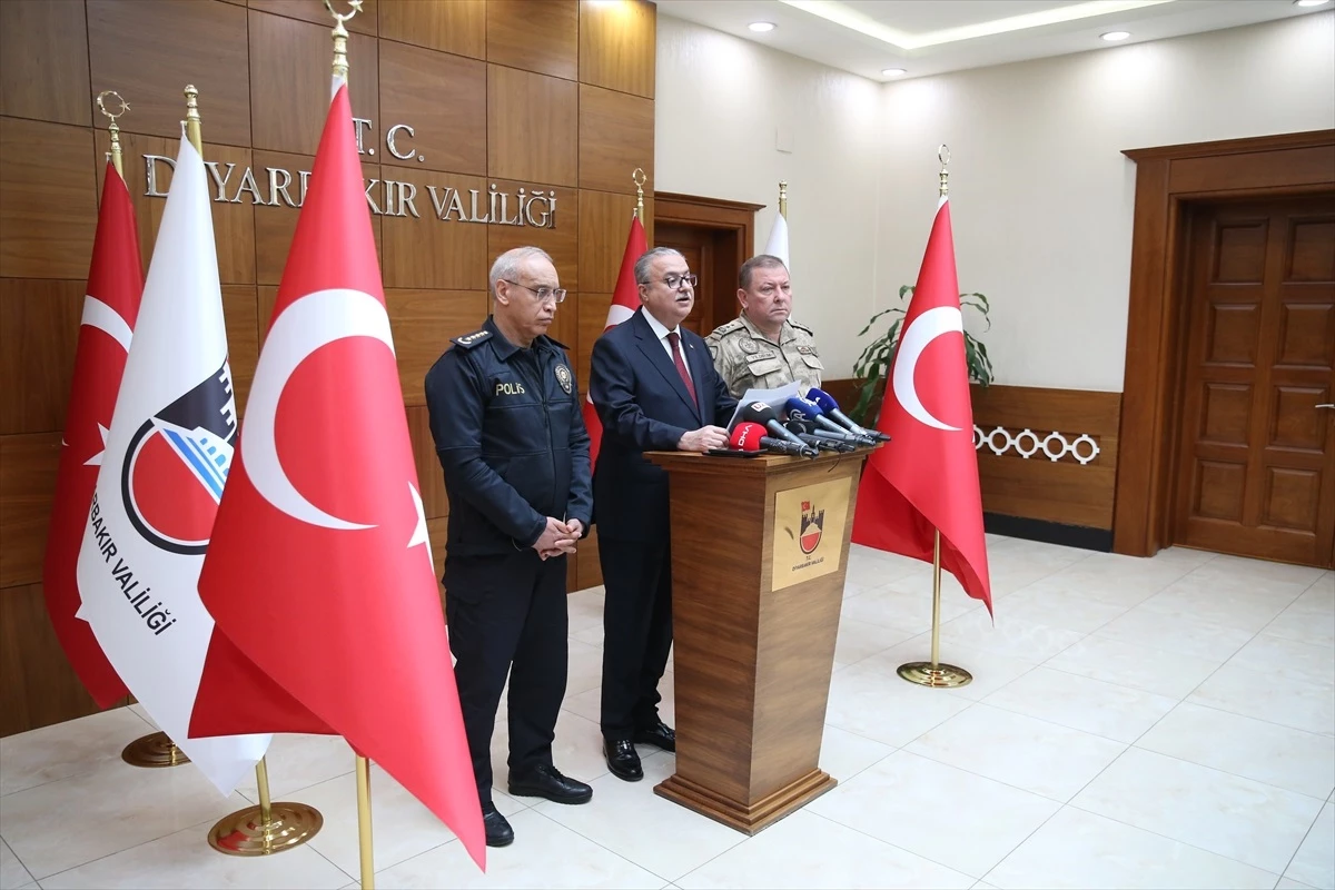 Diyarbakır Valisi: Son 14 ayda 19 terör eylemi engellendi