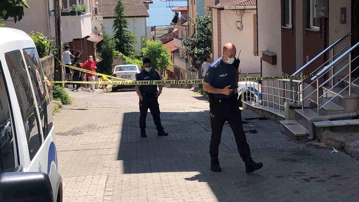 İzmit\'te kızıyla ayrılan damadın babasını öldürdü, 2 kişiyi yaraladı