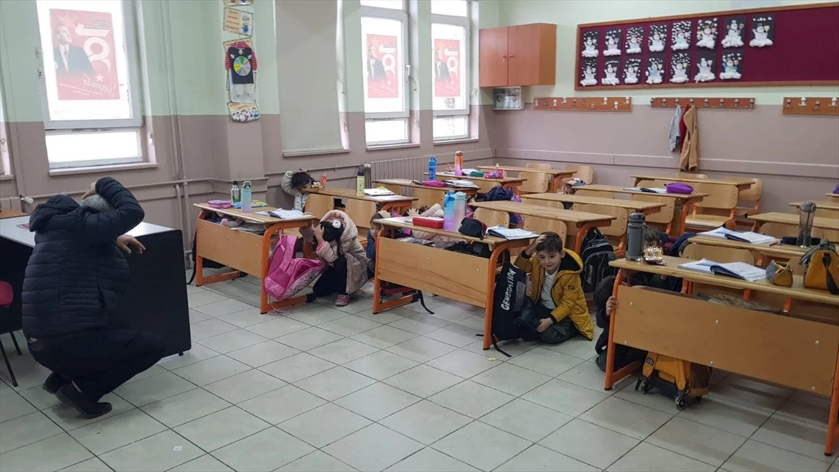 Edirne\'deki okullarda deprem tatbikatı gerçekleştirildi