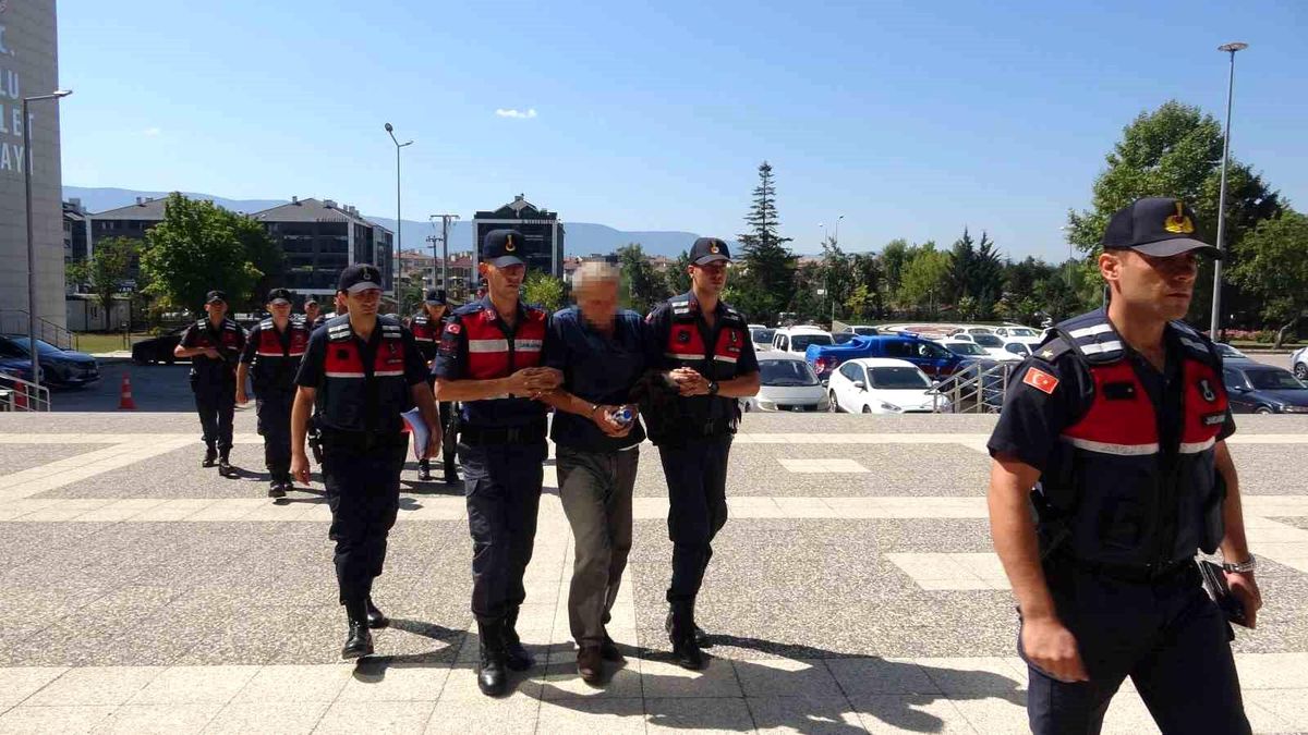 Bolu\'da Husumetlisinin Üzerinden Geçerek Ölümüne Sebep Olan Sanık Savunmasını Yaptı