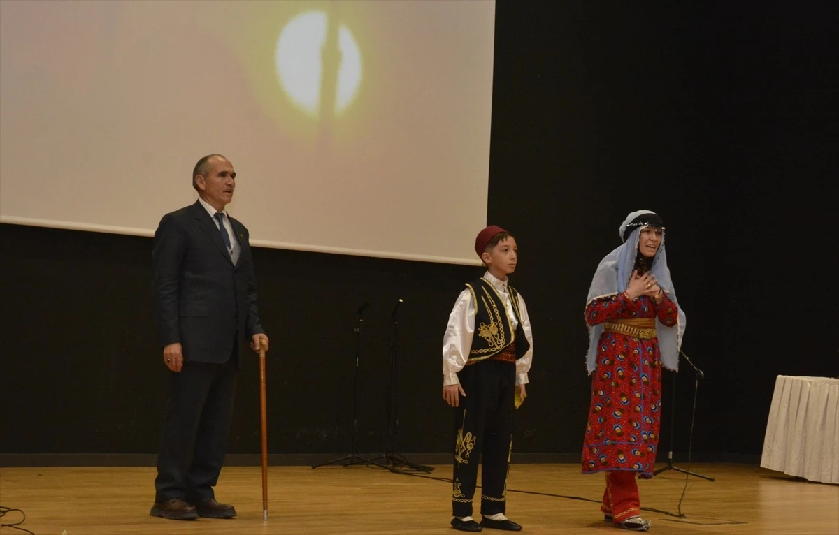 Ankara\'da düzenlenen İstiklal Marşı yarışmasında birincilik Etimesgut Layika Akbilek İlkokulu\'na gitti