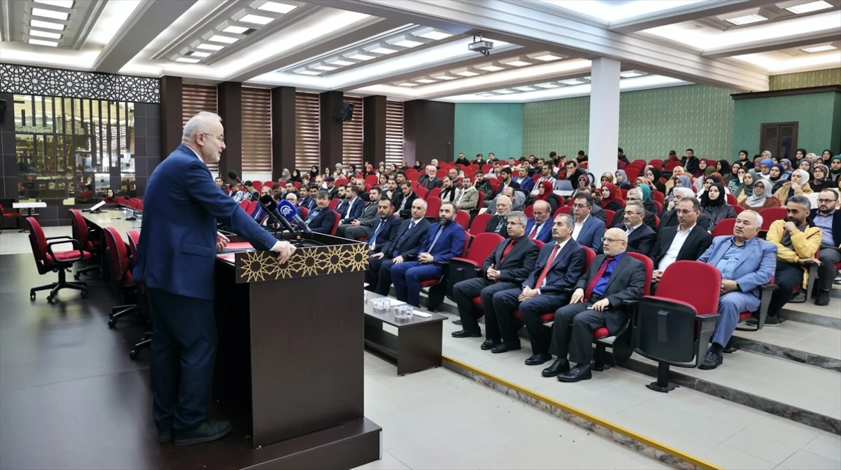 Karadeniz Bölge Finali\'nde İlahiyat öğrencileri Kur\'an-ı Kerim\'i güzel okudu