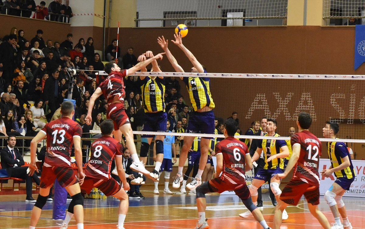 Kuşgöz İzmir Vinç Akkuş Belediyespor, Fenerbahçe Parolapara\'yı 3-2 yendi