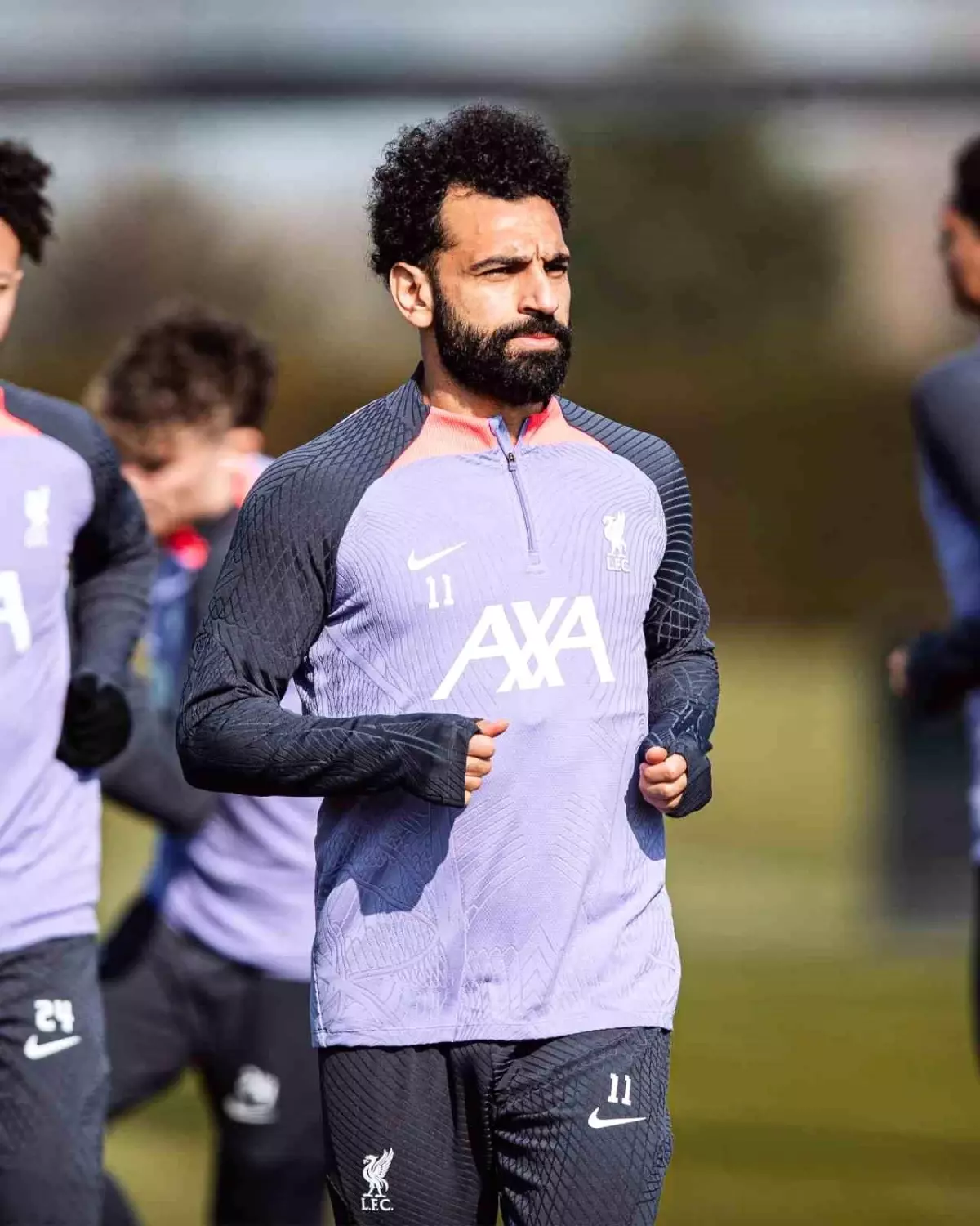 Liverpool\'un yıldız futbolcusu Salah antrenmana başladı