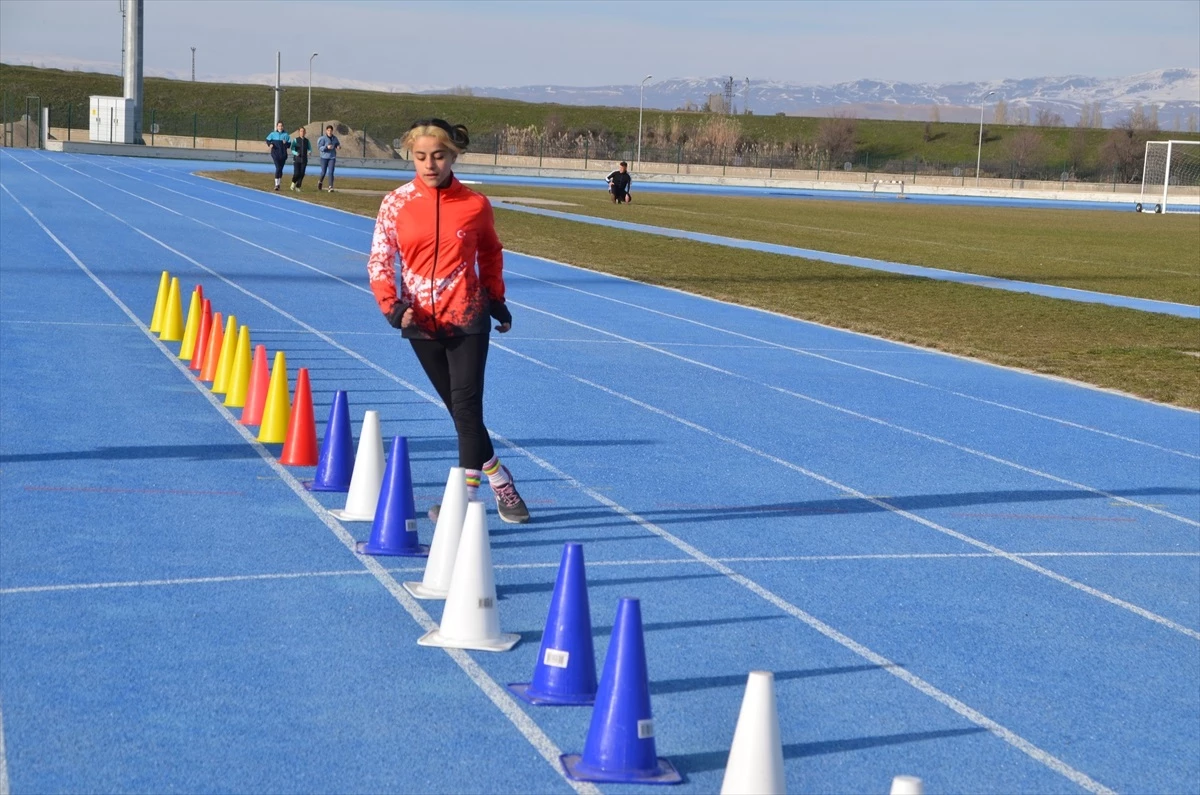 Muş Gençlik ve Spor İl Müdürlüğü bünyesindeki öğrenci Türkiye Yürüyüş Şampiyonasında birinci oldu