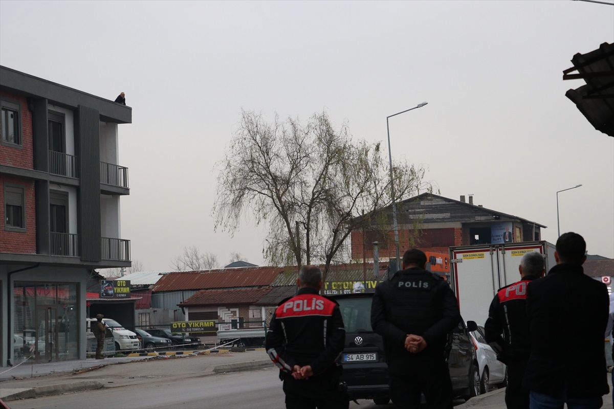 Adapazarı\'nda Tabancayla Ateş Açan Şüpheli Tutuklandı