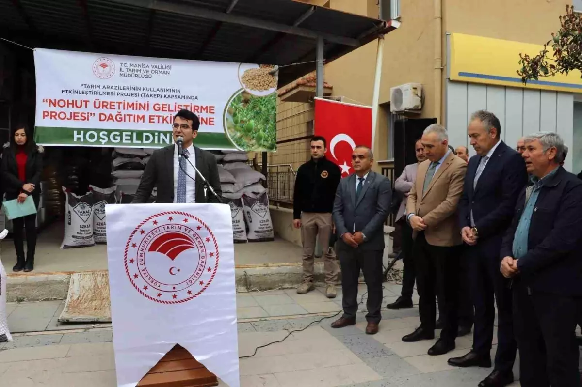 Manisa Selendi\'de Nohut Üretimi Geliştirme Projesi kapsamında çiftçilere nohut tohumu dağıtıldı