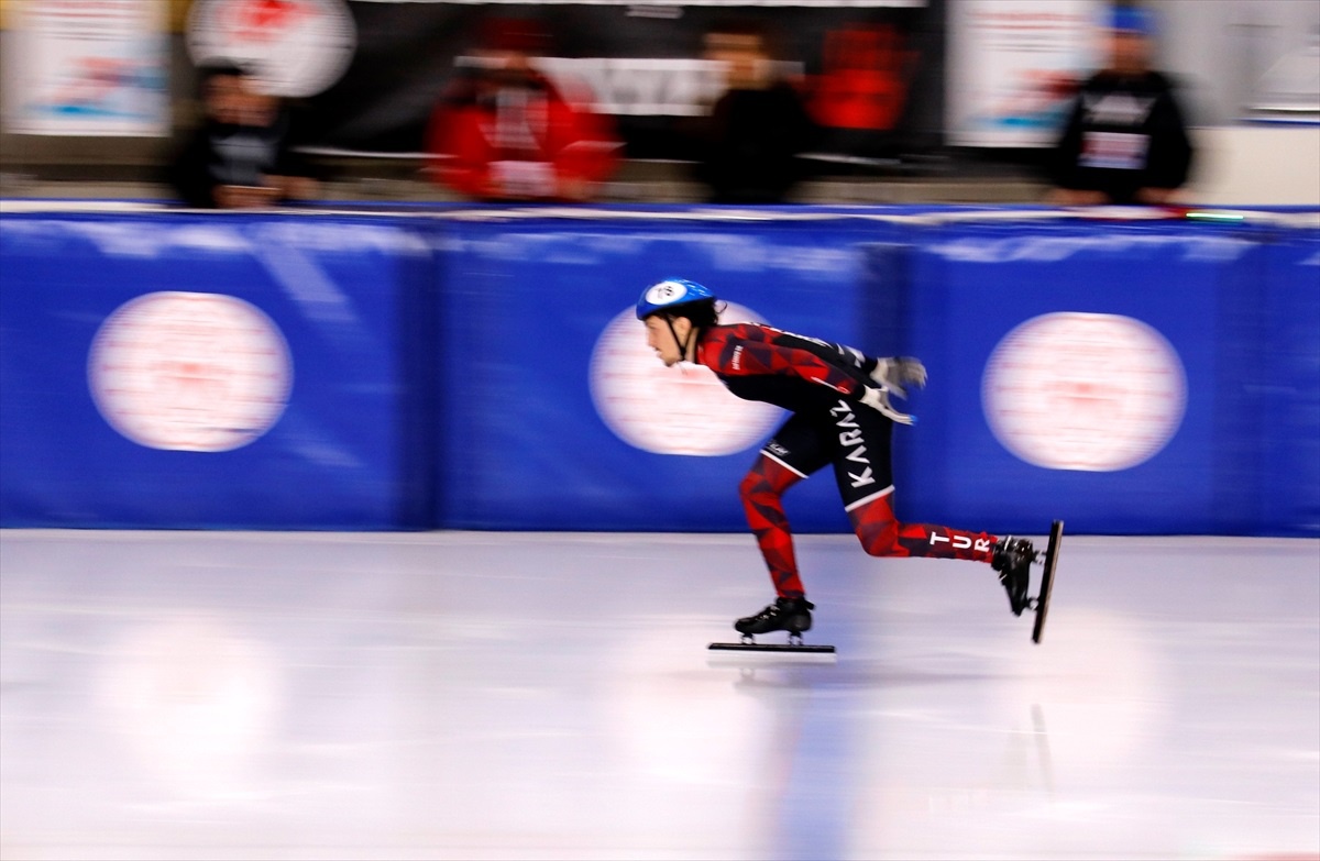Short Track Federasyon Kupası\'nda 3. ve 4. yarışlar başladı