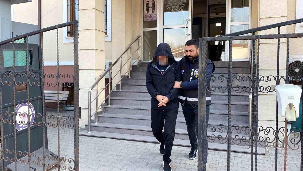 Eski Polis 3. Kez Tutuklandı: Sokak Ortasında Ateş Açtı ve Sevgilisini Rehin Aldı