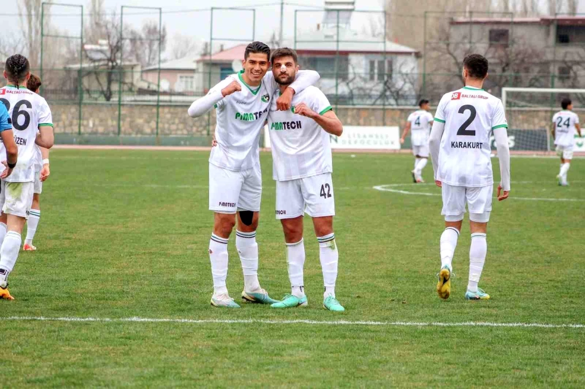 Denizlispor, Iğdır FK\'yı 3-1 mağlup etti