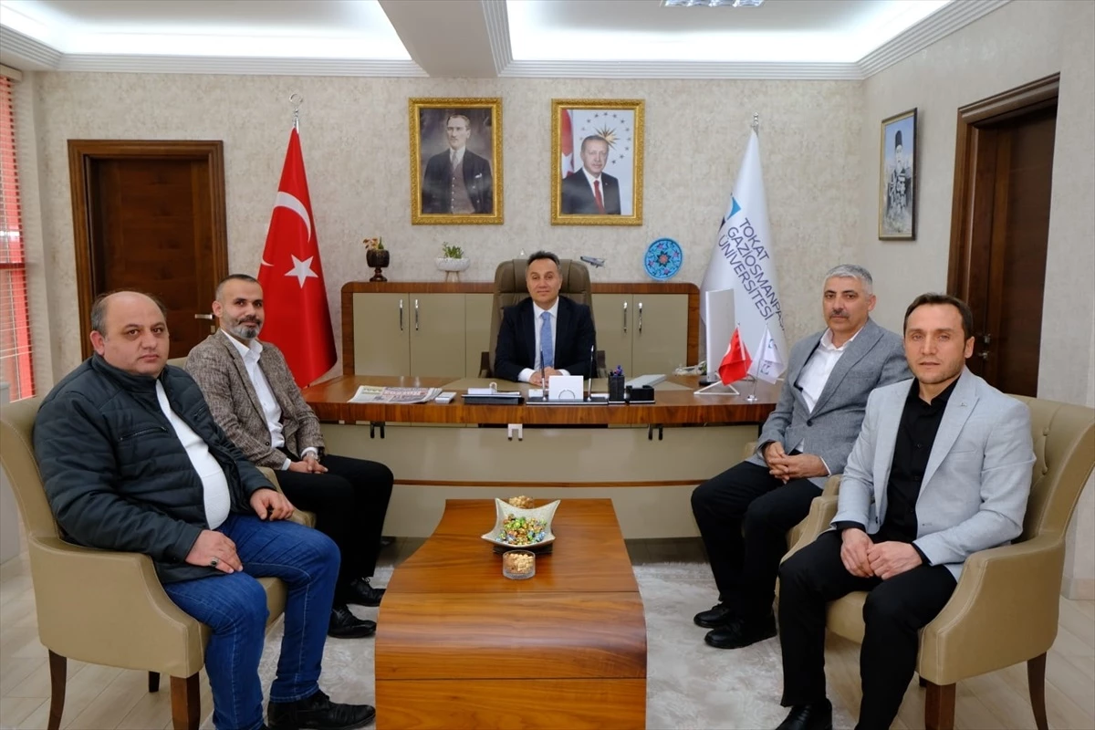 Hak-İş Konfederasyonu Öz Büro İş Sendikası Karadeniz Bölge Başkanı, TOGÜ Rektörü\'nü ziyaret etti