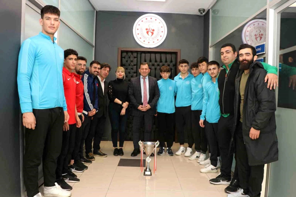 Kayseri Gençlik ve Spor İl Müdürlüğü Spor Kulübü Güreş Takımı U17 Yıldızlar Grekoromen Türkiye Şampiyonu