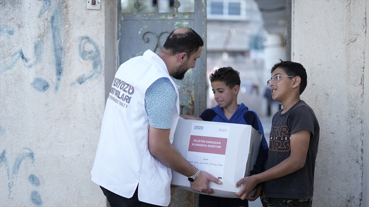 Yeryüzü Doktorları Derneği Ramazan Ayında 20 Ülkede İhtiyaç Sahiplerine Yardım Edecek