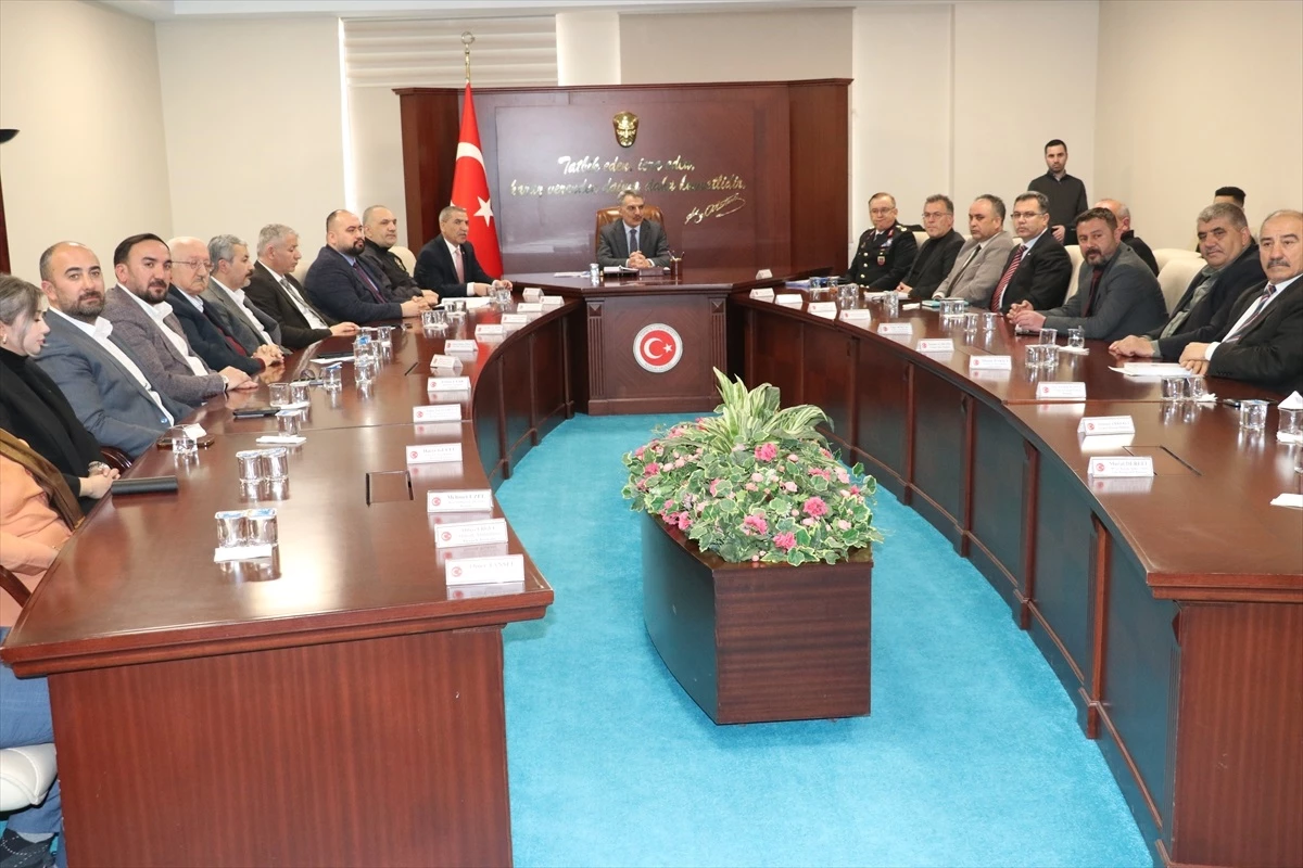 Yozgat\'ta Kent Güvenliği Toplantısı Vali Mehmet Ali Özkan Başkanlığında Yapıldı