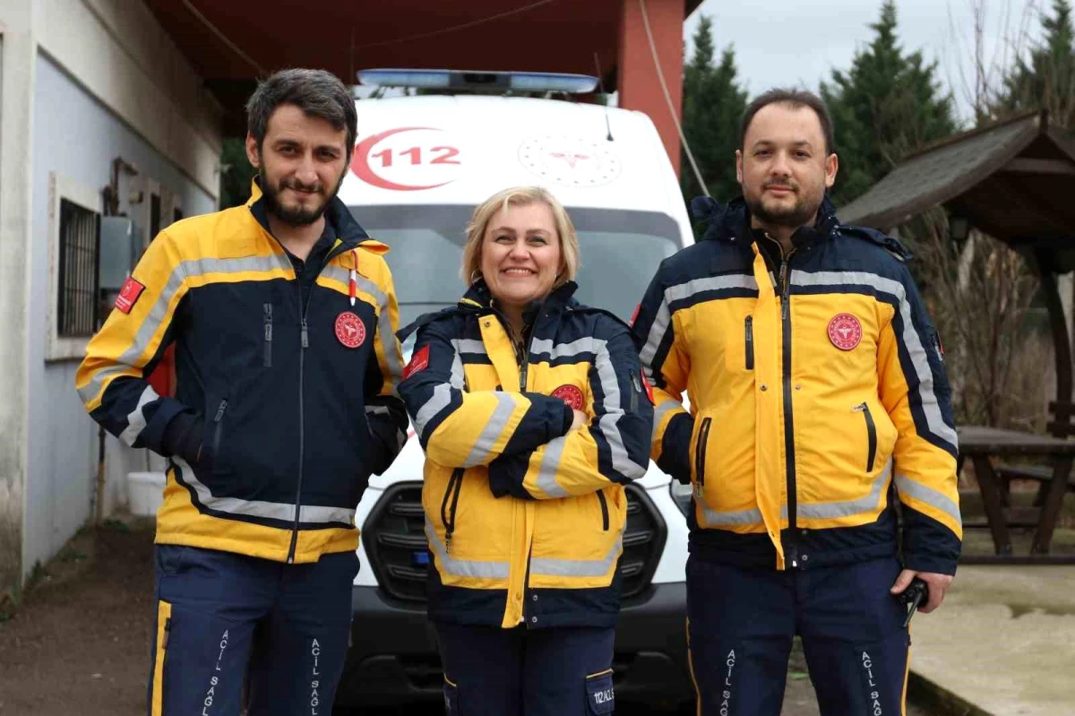 Kocaeli\'de Kadın Ambulans Şoförleri Zamana Karşı Yarışıyor